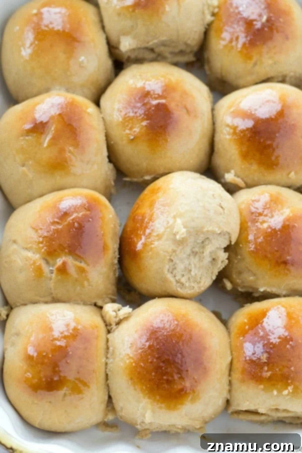 Copycat Kings Hawaiian Rolls 6 Experience the pure bliss of homemade King's Hawaiian Bread Rolls – incredibly soft, subtly sweet, and versatile. Perfect for any sandwich, these easy-to-make rolls can be prepared ahead and frozen for ultimate convenience.