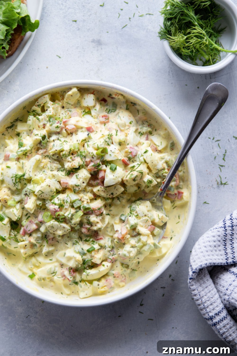 The Quintessential Egg Salad 5 Perfectly creamy and loaded with crunchy celery and lots of fresh dill, this classic egg salad is quick to make and the best egg salad recipe to have up your sleeve!