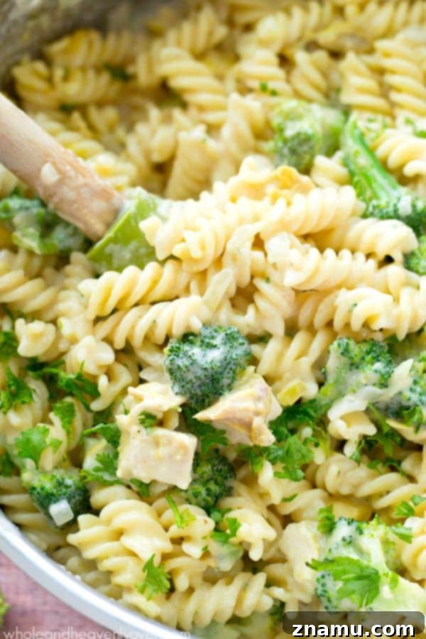 Creamy Skillet Chicken Broccoli Mac 5 Dinner's on the table in only 30 minutes in one pan when you make this extra-comforting broccoli and chicken-loaded mac 'n' cheese.---Destined to become a weeknight regular! @WholeHeavenly