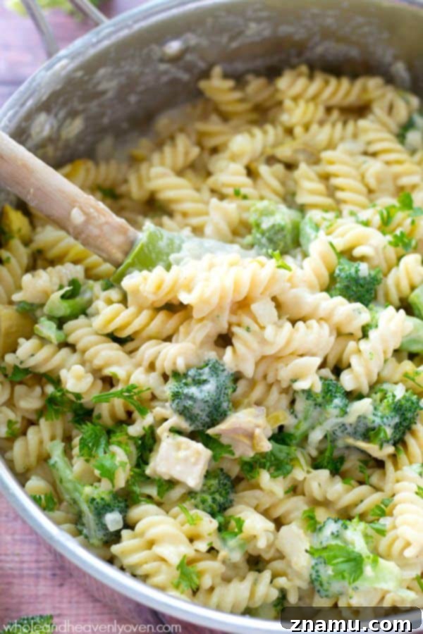 Stovetop Broccoli Chicken Mac 'n' Cheese ready to serve