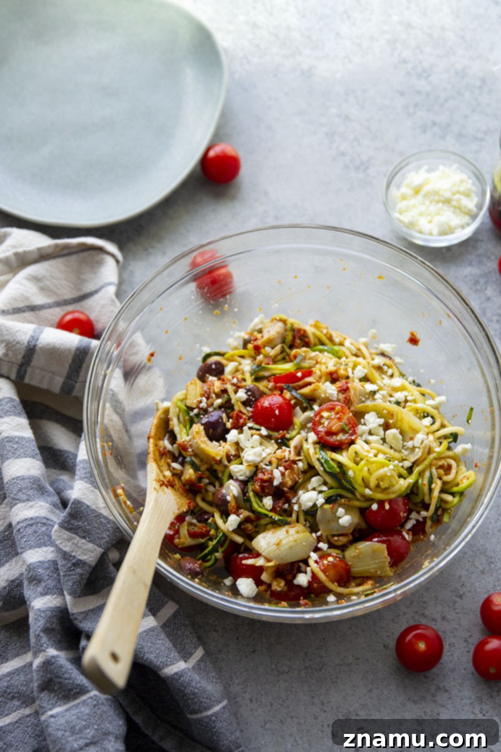Sun-Drenched Mediterranean Zoodle Salad 6 Loaded with tons of fresh, healthy Mediterranean goodness and a flavorful sun-dried tomato dressing, this Mediterranean zucchini noodle salad will quickly become a favorite!