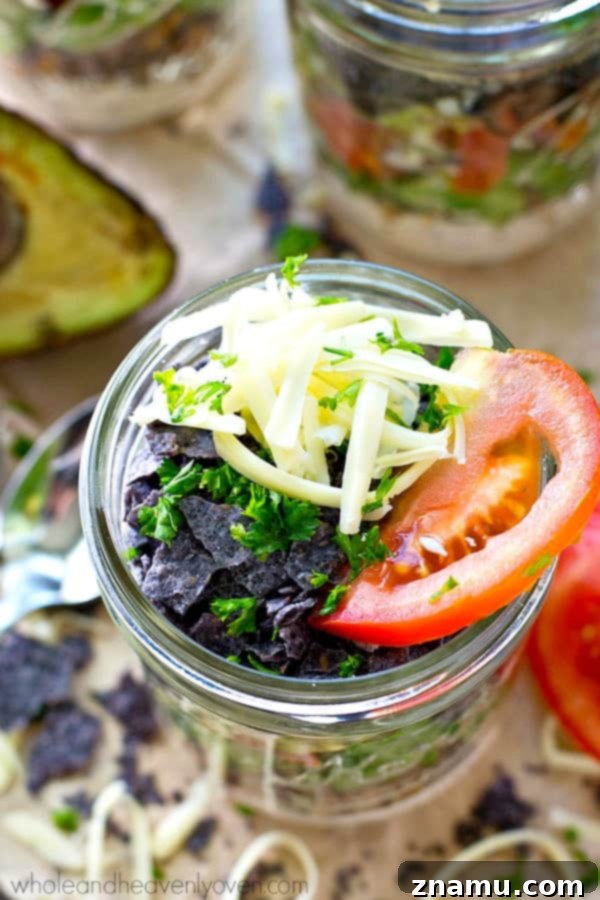 Kavanozda Kat Kat Taco Salatası, Chipotle Ranch Soslu 6 A prepared jar of layered taco salad with all its components visible