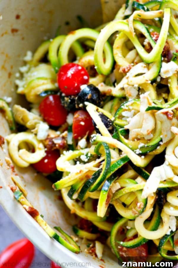 Kavanozda Kat Kat Taco Salatası, Chipotle Ranch Soslu 10 Flavorful Mediterranean zucchini noodles salad with sun-dried tomato dressing, a healthy pasta alternative