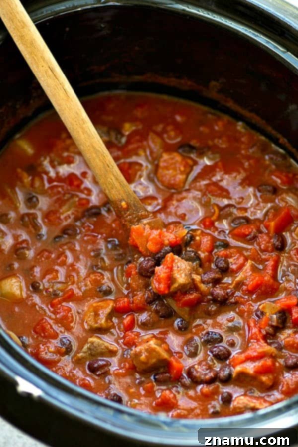 Slow-Cooked Smoky Chipotle Steak Chili 4 Let your crockpot make your game-day chili for you! This flavorful steak chili is unbelievably cozy and the beef is fall-apart tender.---Only 10 minutes prep time, then your crockpot does all the work!