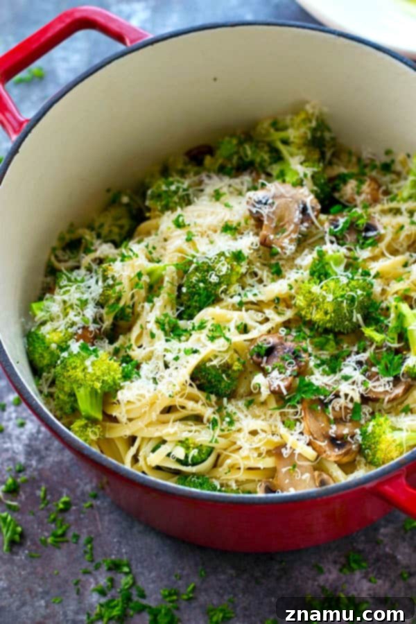 Browned Butter Parmesan Fettuccine with Umami-Rich Mushrooms and Vibrant Broccoli 2 Rich Browned Butter Parmesan Fettuccine with Roasted Mushrooms and Broccoli