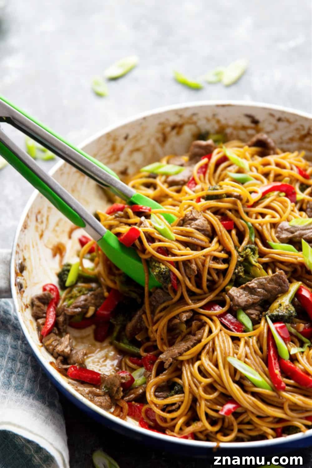 Stir-Fried Teriyaki Beef Noodles 2 Ready in 30 minutes and packed with tons of juicy beef, tender veggies, and a killer teriyaki sauce, this beef teriyaki noodle stir fry will quickly become a regular dinner routine!