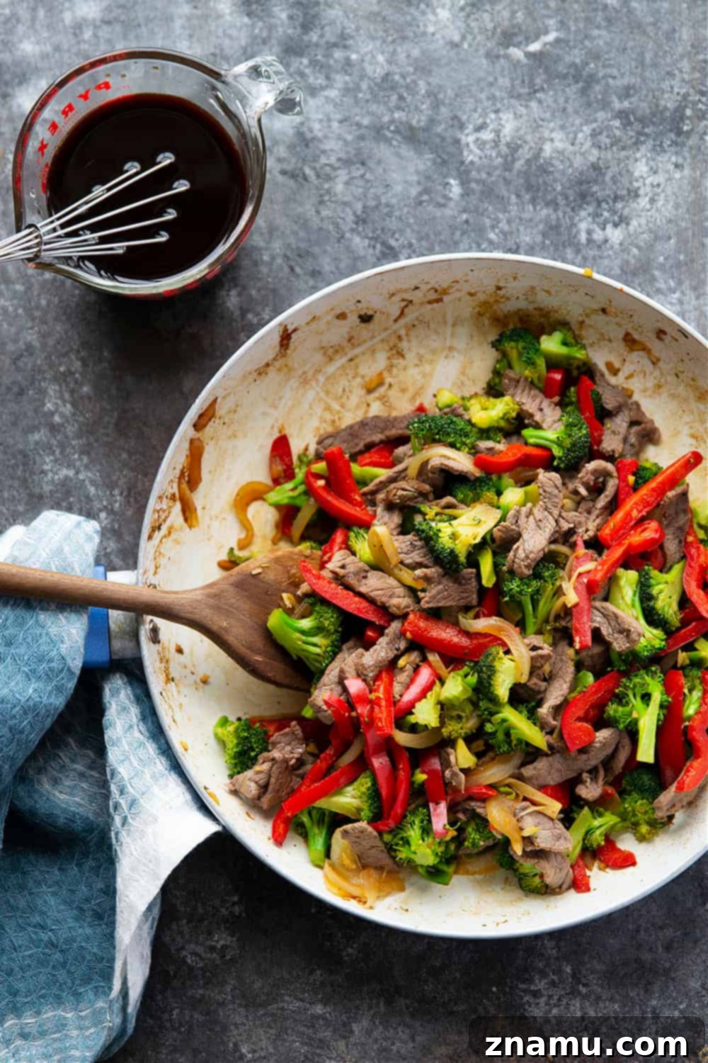 Stir-Fried Teriyaki Beef Noodles 4 Ready in 30 minutes and packed with tons of juicy beef, tender veggies, and a killer teriyaki sauce, this beef teriyaki noodle stir fry will quickly become a regular dinner routine!