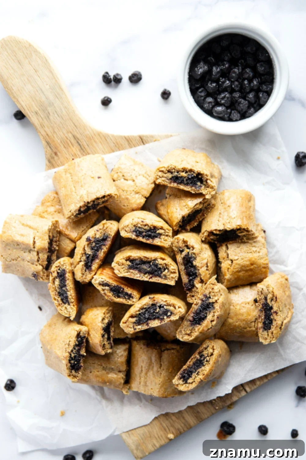 Soft Blueberry Fruit Bars 3 Homemade Blueberry Newtons with a soft whole wheat cookie base and sweet dried blueberry filling.