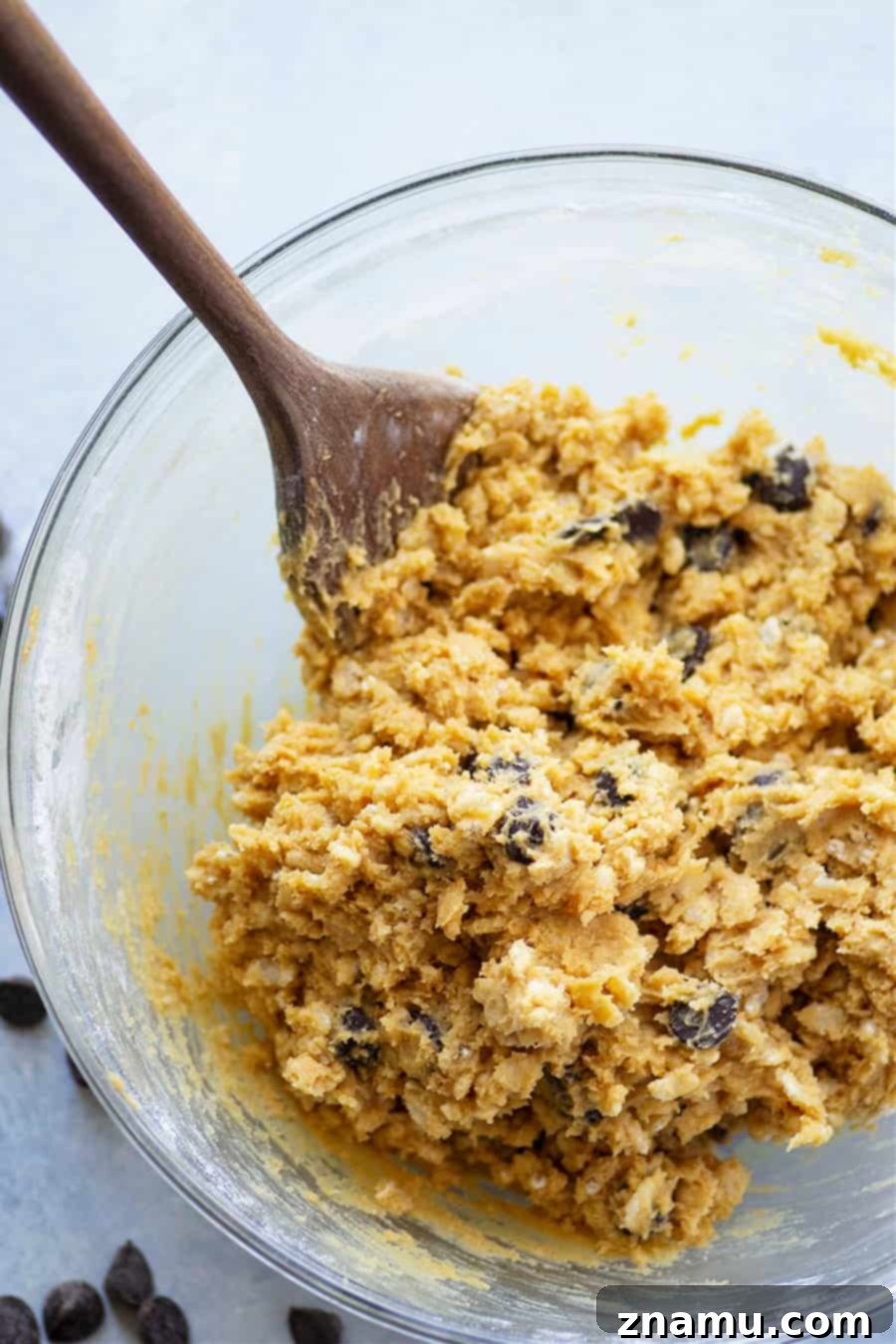 Peanut Butter Crunch Chocolate Chip Cookies 3 Creamy peanut butter, gooey chocolate, and crunchy cereal are an INCREDIBLE trio in these soft and chewy rice krispie chocolate chip cookies! Easy to whip up in only 20 minutes with a handful of ingredients.