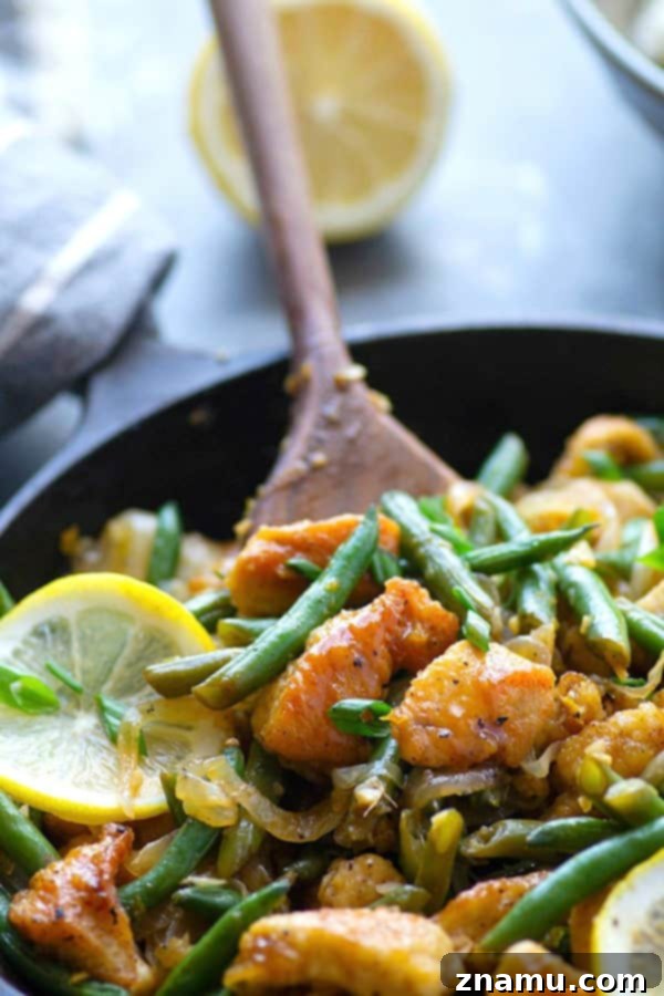 Honey Lemon Chicken Stir Fry with Green Beans 4 Bright and flavorful lemon chicken stir fry is dressed up with a zingy honey lemon sauce and tons of tender green beans for a quick and healthy weeknight dinner!