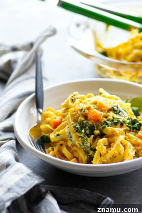 Golden Butternut Alfredo Fettuccine Bake with Fresh Spinach 4 Fettuccine alfredo gets a fall upgrade with lots of tender baby spinach and a luxuriously creamy butternut squash alfredo sauce that's lighter on the calories!
