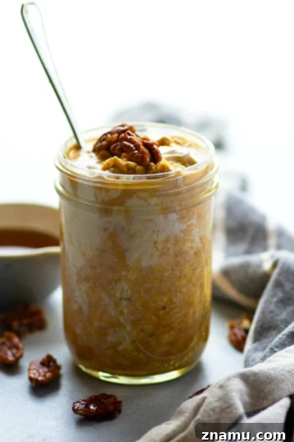 Sweet maple syrup, creamy pumpkin, and a luscious swirl of cheesecake take these pumpkin overnight oats over the top! Only TEN minutes of prep time the night before.