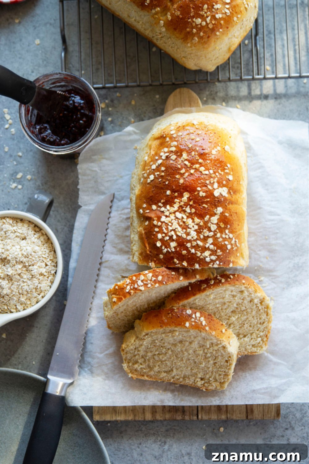 Soft & Sweet Honey Oat Bread 5 Homemade honey oat bread is easy to make at home and perfect for beginning bread bakers! - Try this hearty bread in sandwiches, toast, or warm from the oven with a drizzle of honey!