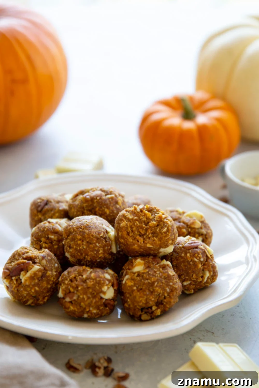 Pumpkin Spice Energy Gems 2 Delicious no-bake pumpkin energy bites for a quick fall snack.