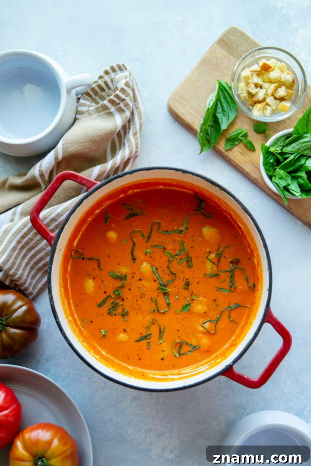 Velvet Tomato Gnocchi Soup 5 Follow these simple steps to create a hearty Roasted Tomato Gnocchi Soup, starting with fresh tomatoes, garlic, and olive oil for roasting. Enjoy a creamy and rich homemade soup in less than an hour.