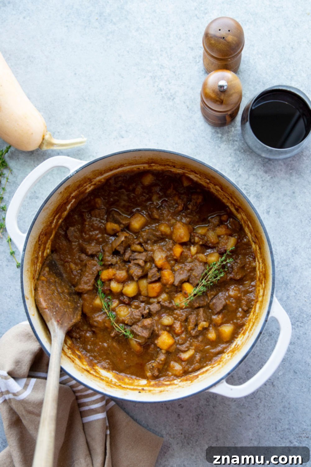 Hearty Chipotle Butternut Beef Braise 3 Sweet butternut squash and spicy chipotle add so many layers of flavor to this hearty butternut squash beef stew! It's made entirely in one pot and will make your house smell incredible.