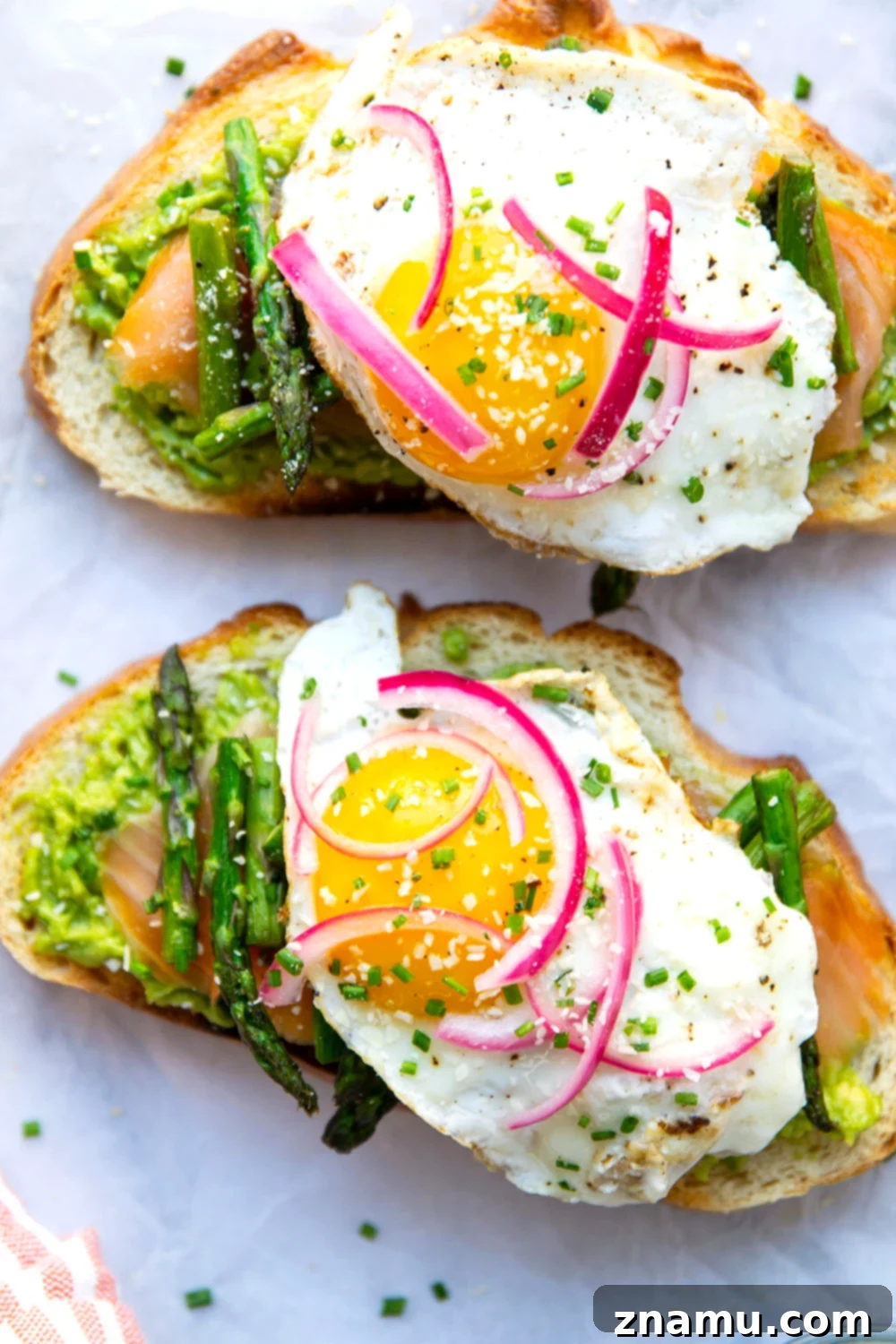 Elevated Smoked Salmon, Asparagus & Avocado Toast 4 Flavorful smoked salmon, creamy avocado, and tender asparagus join forces in this smoked salmon avocado toast that's both impressive and quick to make!