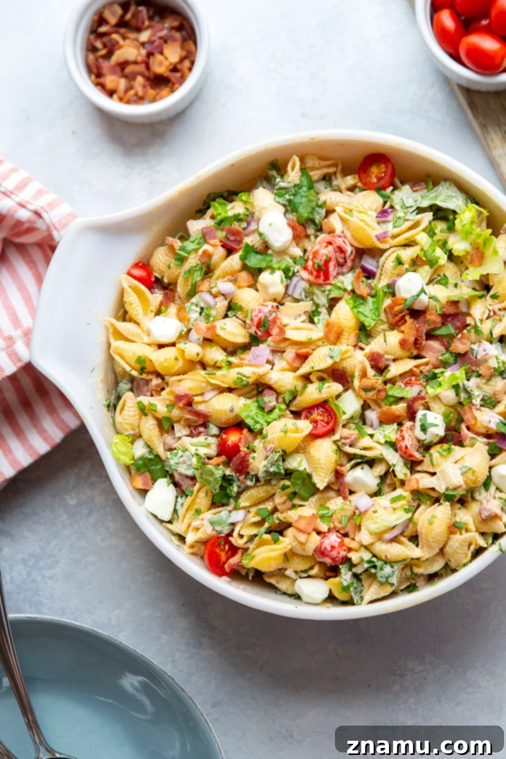This BLT pasta salad features all the things you love about the classic sandwich in pasta salad form with a spicy chipotle buttermilk ranch dressing!