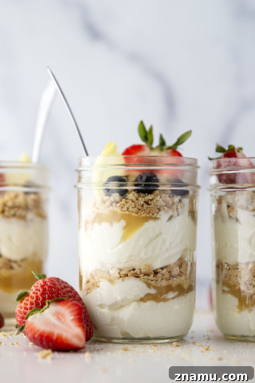 Effortless Lemon Cheesecake Parfaits 4 Layers upon layers of luscious lemon cheesecake, graham crackers, and lemon curd star in these no bake lemon cheesecake parfaits!