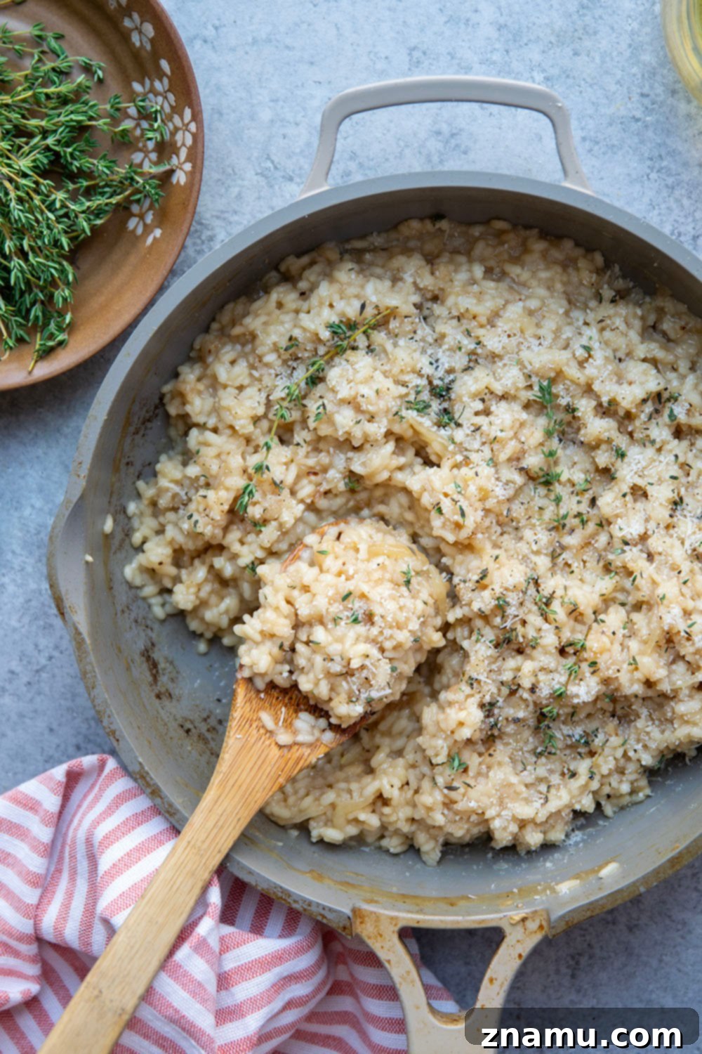 Apple Cider Risotto with Caramelized Onions 3 Sweet apple cider and flavorful caramelized onions add the perfect fall twist to this hearty apple cider risotto that's quick to make and goes well with any meal.