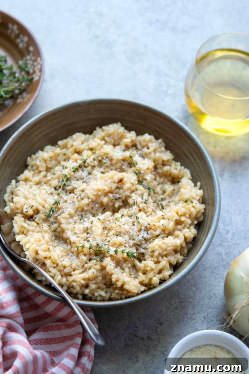 Apple Cider Risotto with Caramelized Onions 4 Sweet apple cider and flavorful caramelized onions add the perfect fall twist to this hearty apple cider risotto that's quick to make and goes well with any meal.