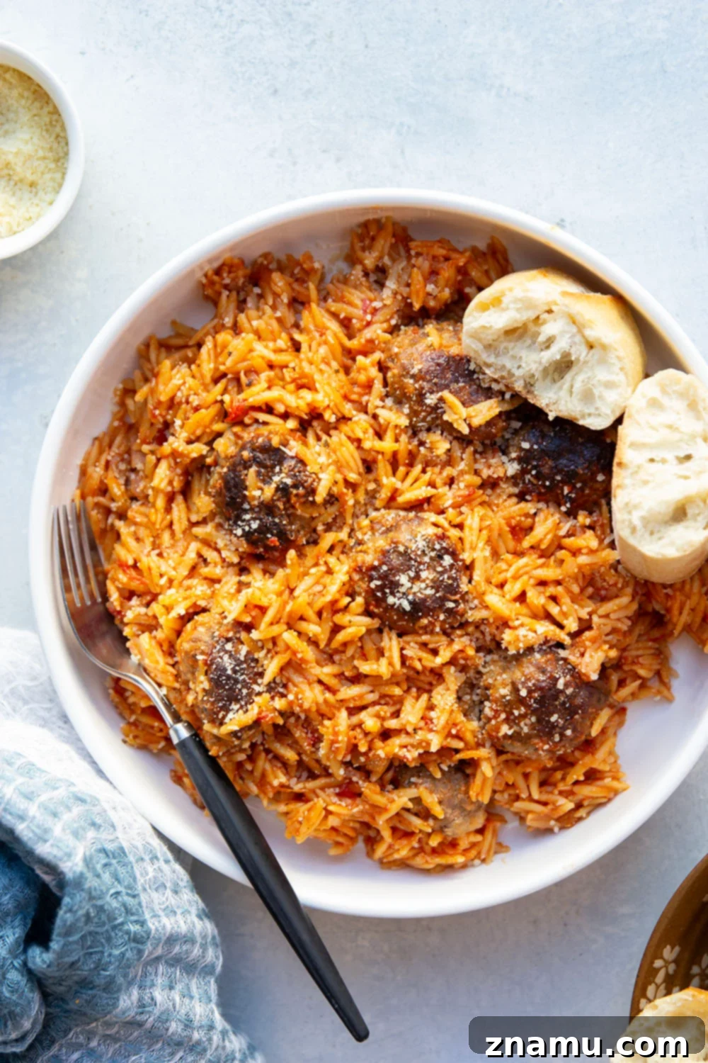 Creamy Vodka Orzo with Meatballs 2 Tender beef meatballs and perfectly cooked orzo in a creamy vodka tomato sauce, a perfect one-pot dinner.