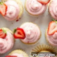 Strawberry Cream Cheese Cupcakes 8 Freshly baked strawberry cupcakes with cream cheese frosting