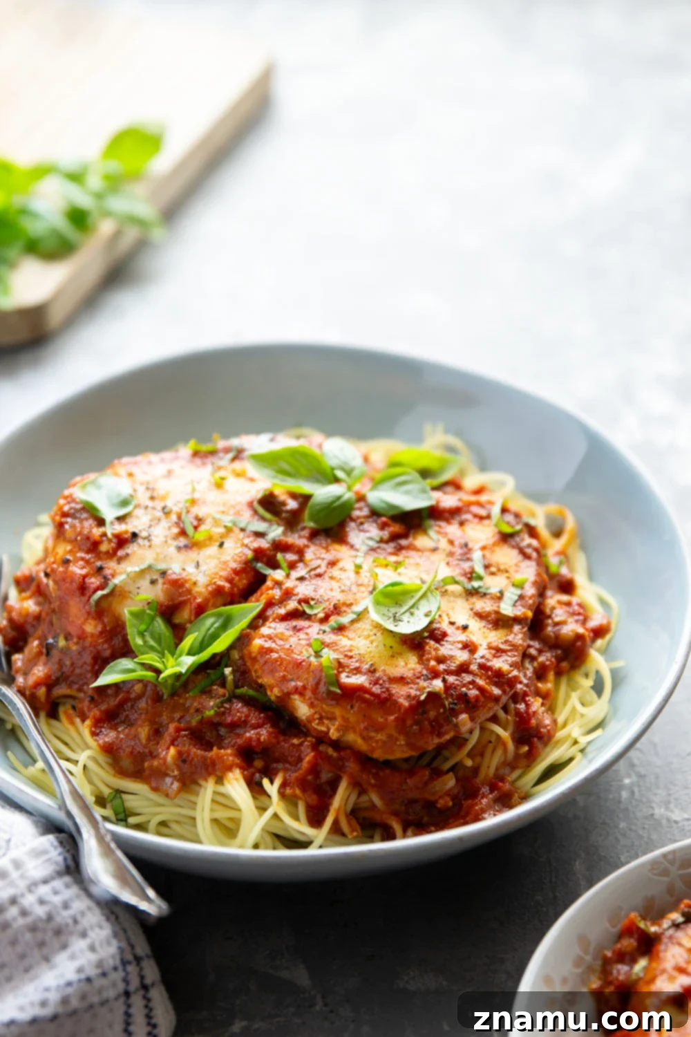 Creamy Fire-Roasted Tomato Chicken 4 Homemade fire roasted tomatoes serve as the base to this flavorful fire roasted tomato chicken that features tender chicken breasts simmered in a creamy scratch-made tomato sauce with lots of fresh basil.