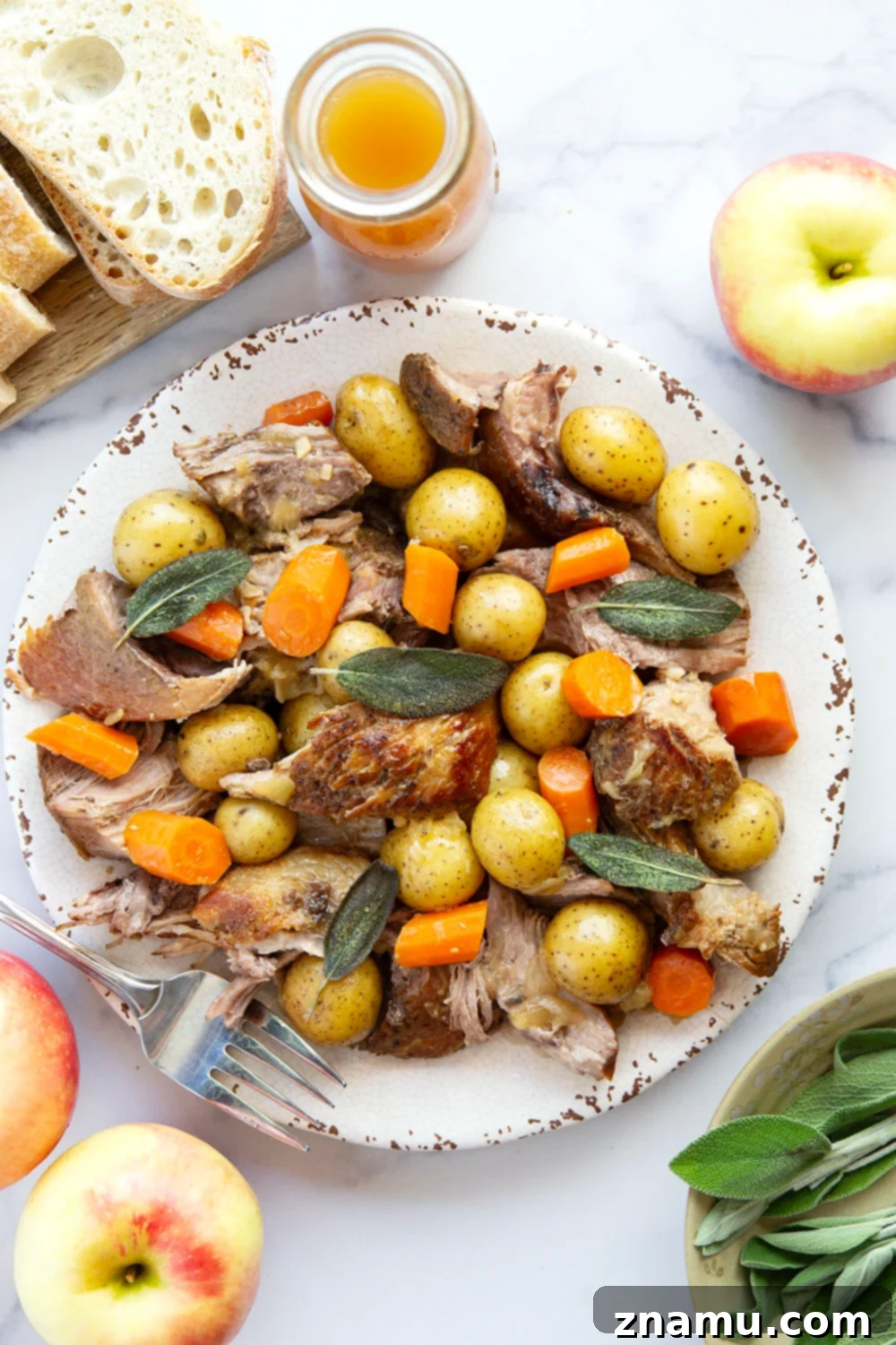Slow-Braised Pork Shoulder with Apple Cider and Sage 6 Braised low and slow in sweet apple cider and fragrant fresh sage, this apple cider braised pork shoulder cooks up fall-apart tender and is a fall dinner favorite!