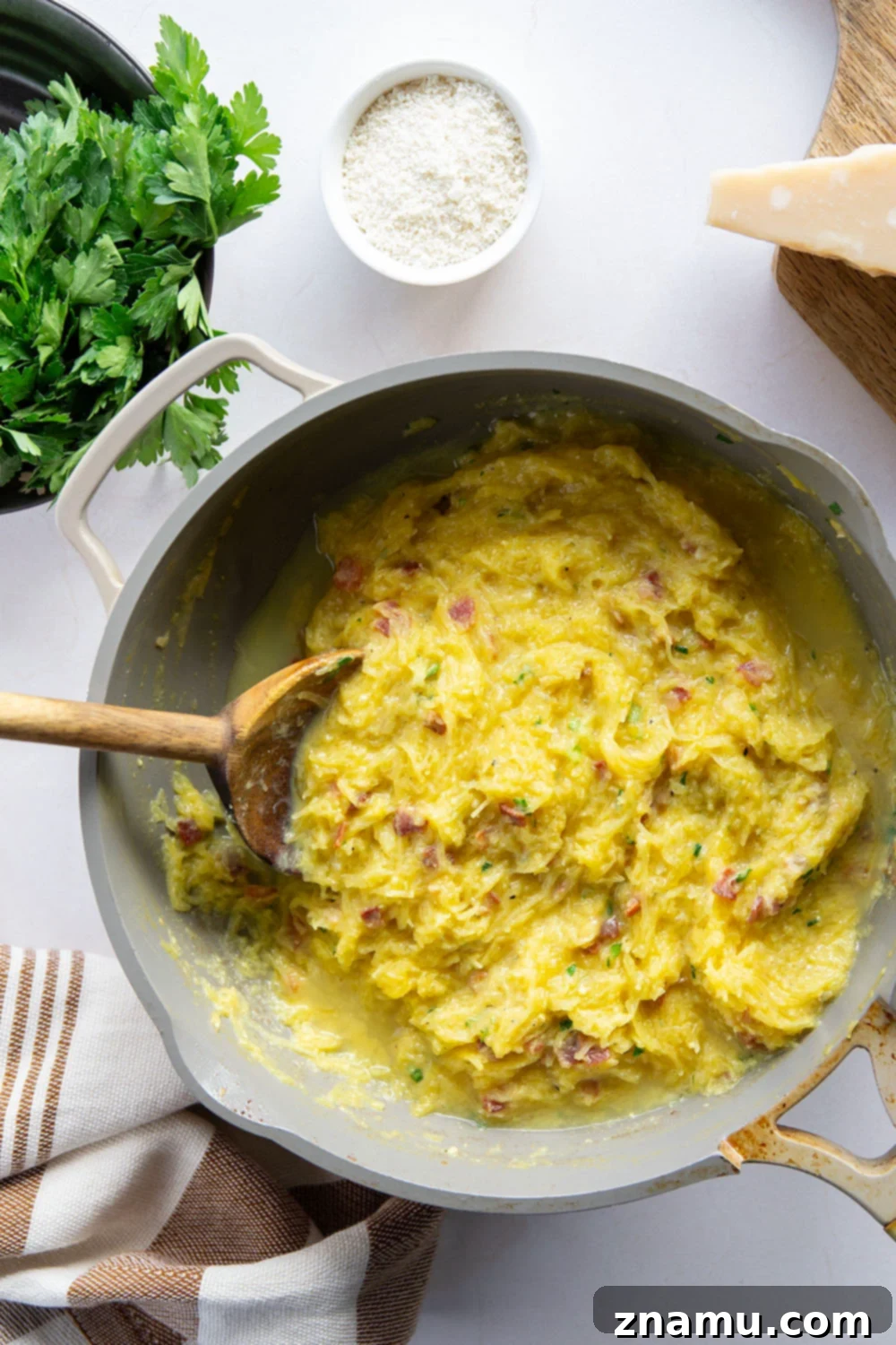 Creamy Spaghetti Squash Carbonara Boats 4 Made with tender roasted spaghetti squash in lieu of typical pasta, these spaghetti squash carbonara boats are rich, creamy, and loaded with lots of crispy bacon and fresh Parmesan!