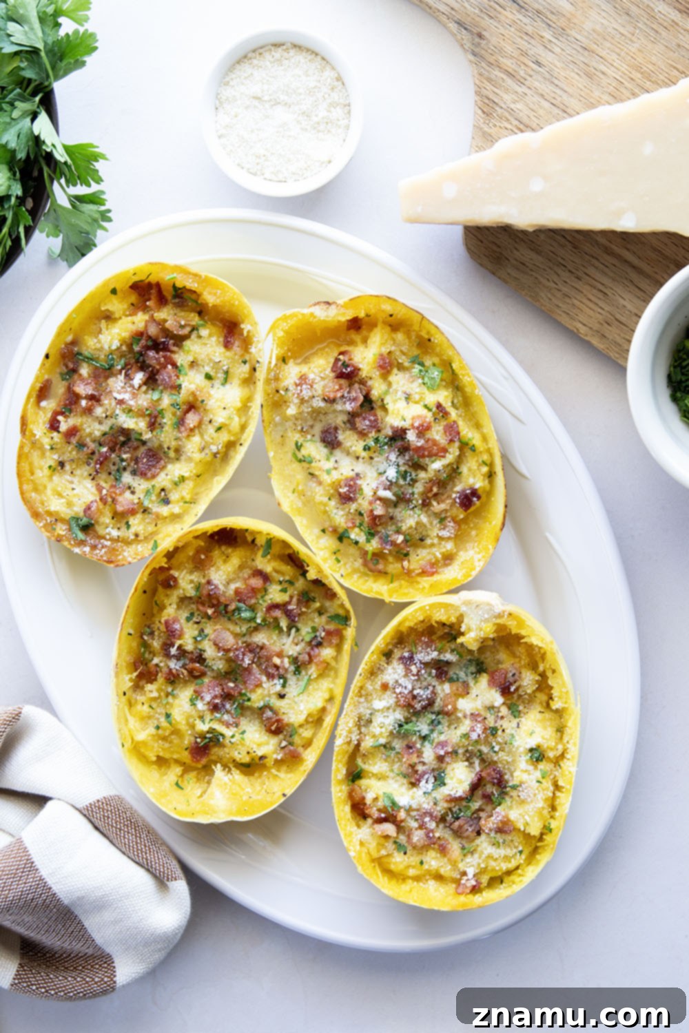 Creamy Spaghetti Squash Carbonara Boats 6 Made with tender roasted spaghetti squash in lieu of typical pasta, these spaghetti squash carbonara boats are rich, creamy, and loaded with lots of crispy bacon and fresh Parmesan!