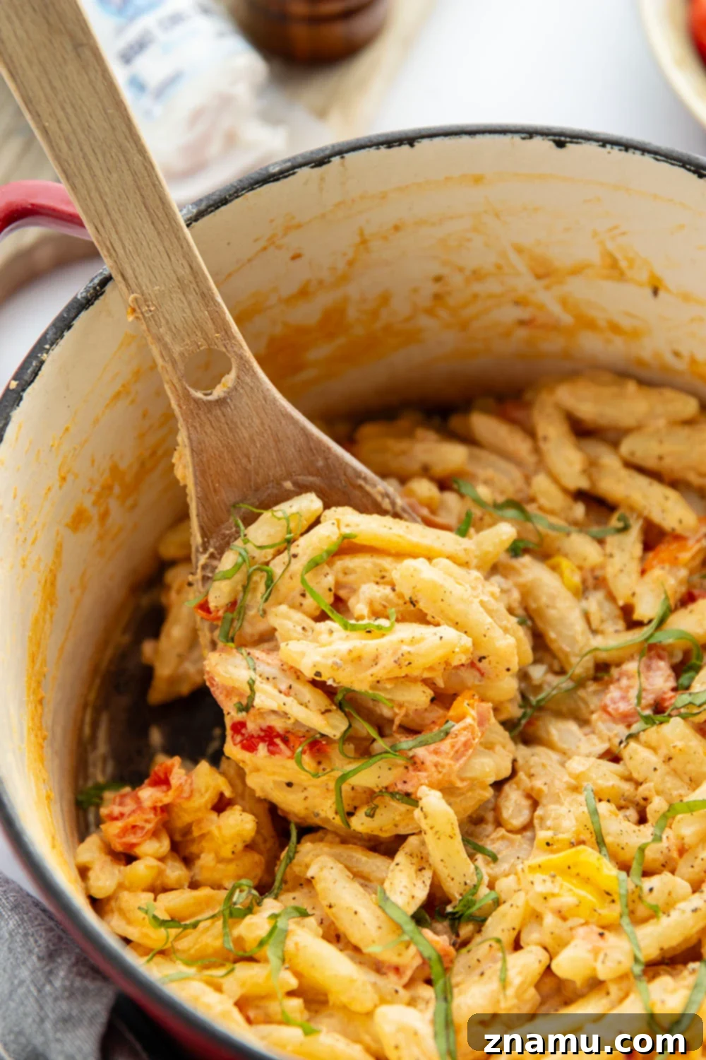 Mediterranean Goat Cheese Tomato Pasta 6 Juicy cherry tomatoes, creamy goat cheese, and lots of fresh basil dress up this easy goat cheese pasta that's ready in only 30 minutes.