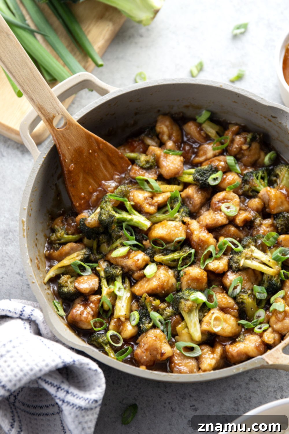 Sweet and Sticky Apricot Chicken with Broccoli 5 Perfectly crispy, packed with tender broccoli, and coated in a sweet and sticky apricot sauce, this apricot chicken is an easy one-pan dinner that's ready in only 40 minutes!