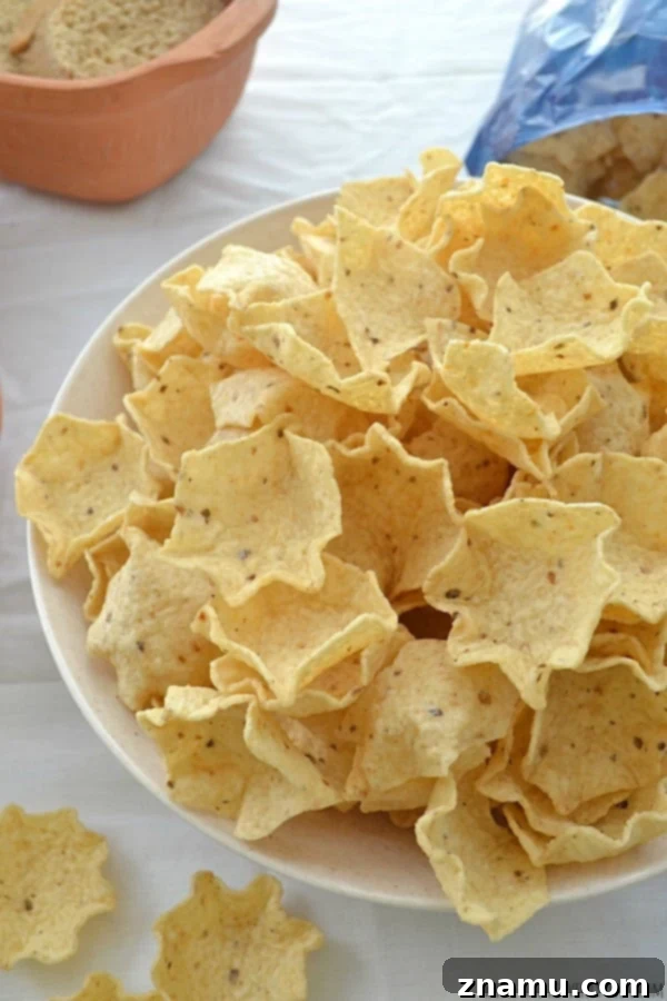 Build Your Perfect Chili Bar 8 How To Make A Chili Bar -- A fun dinner idea for game-day!