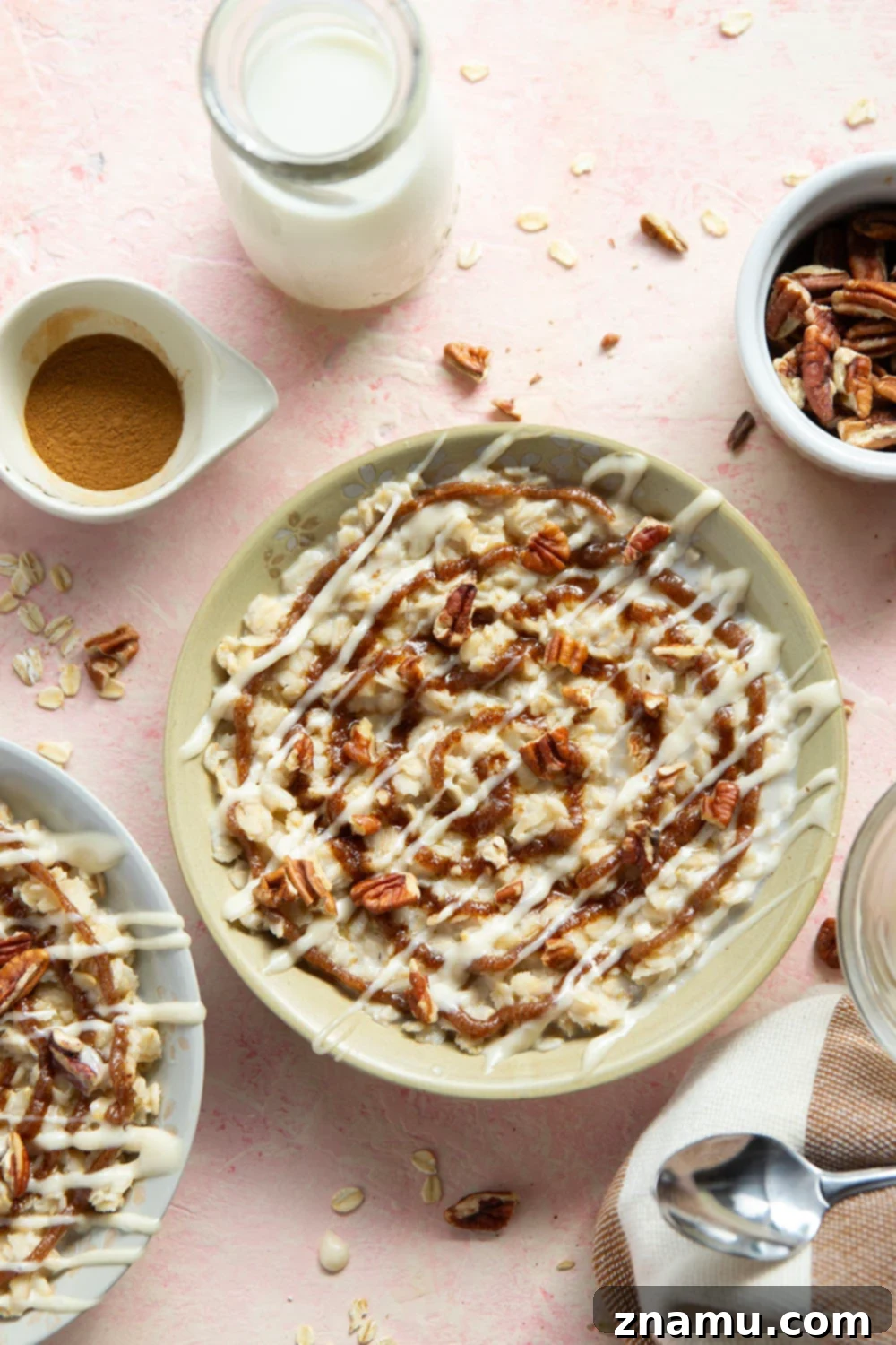 Sweet Cinnamon Swirl Oatmeal 6 This cinnamon roll oatmeal has a luscious swirl of cinnamon sugar glaze and is generously topped with a sweet cream cheese glaze. Your morning oatmeal will never be boring again!