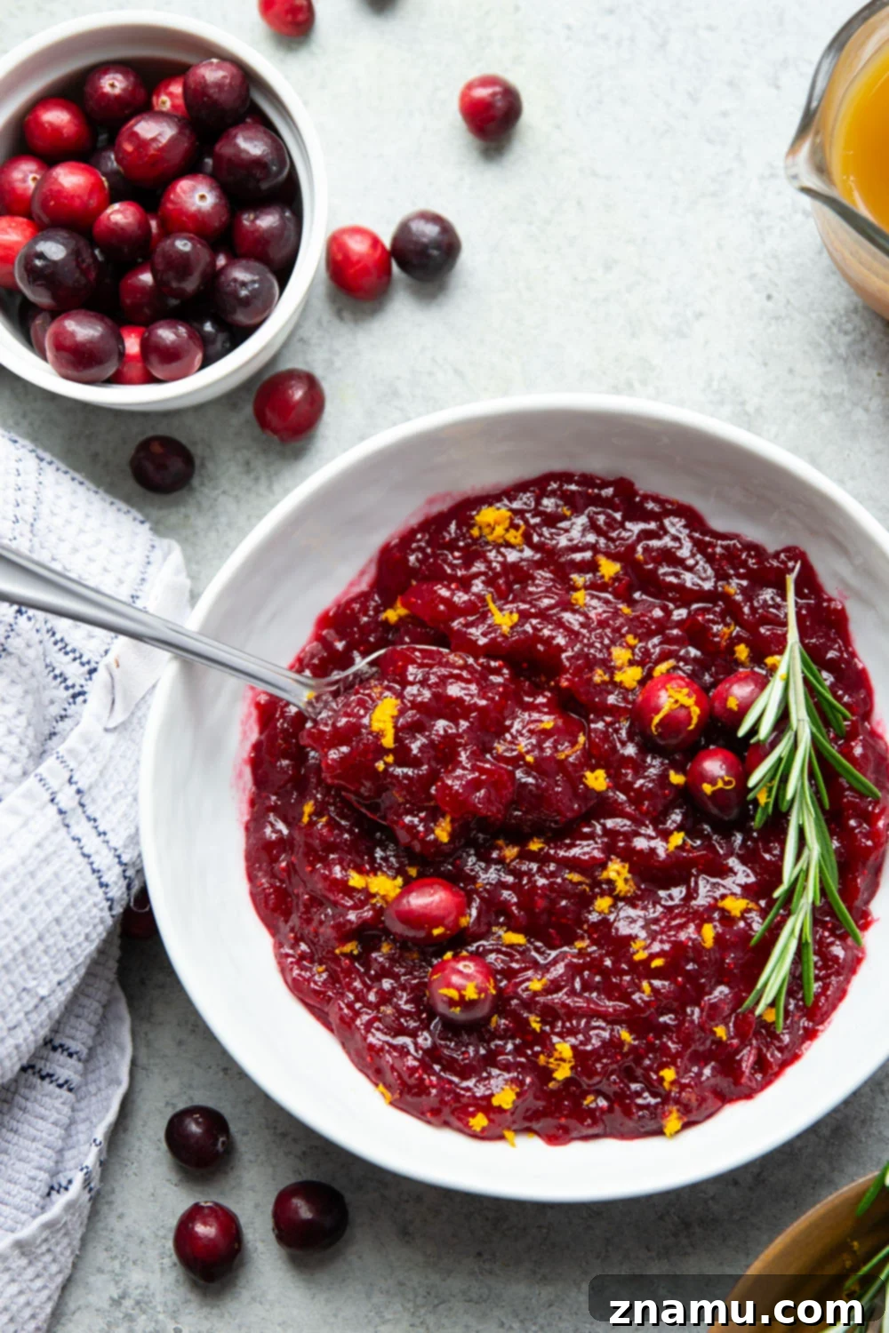 Mom's Zesty Cranberry Compote 2 Perfectly sweet and tangy, my mom's fresh cranberry sauce recipe is an essential side dish for any Thanksgiving table. It's so simple to make you'll never go back to the canned stuff again!