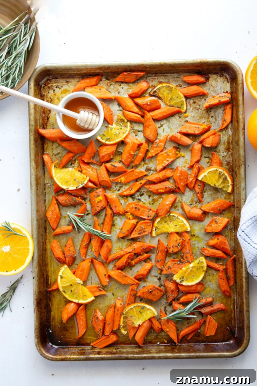 Glazed Honey Orange Roasted Carrots 6 Glazed in a sweet and citrusy honey orange sauce and roasted until perfectly tender, these honey orange roasted carrots are an easy side dish that always pleases.