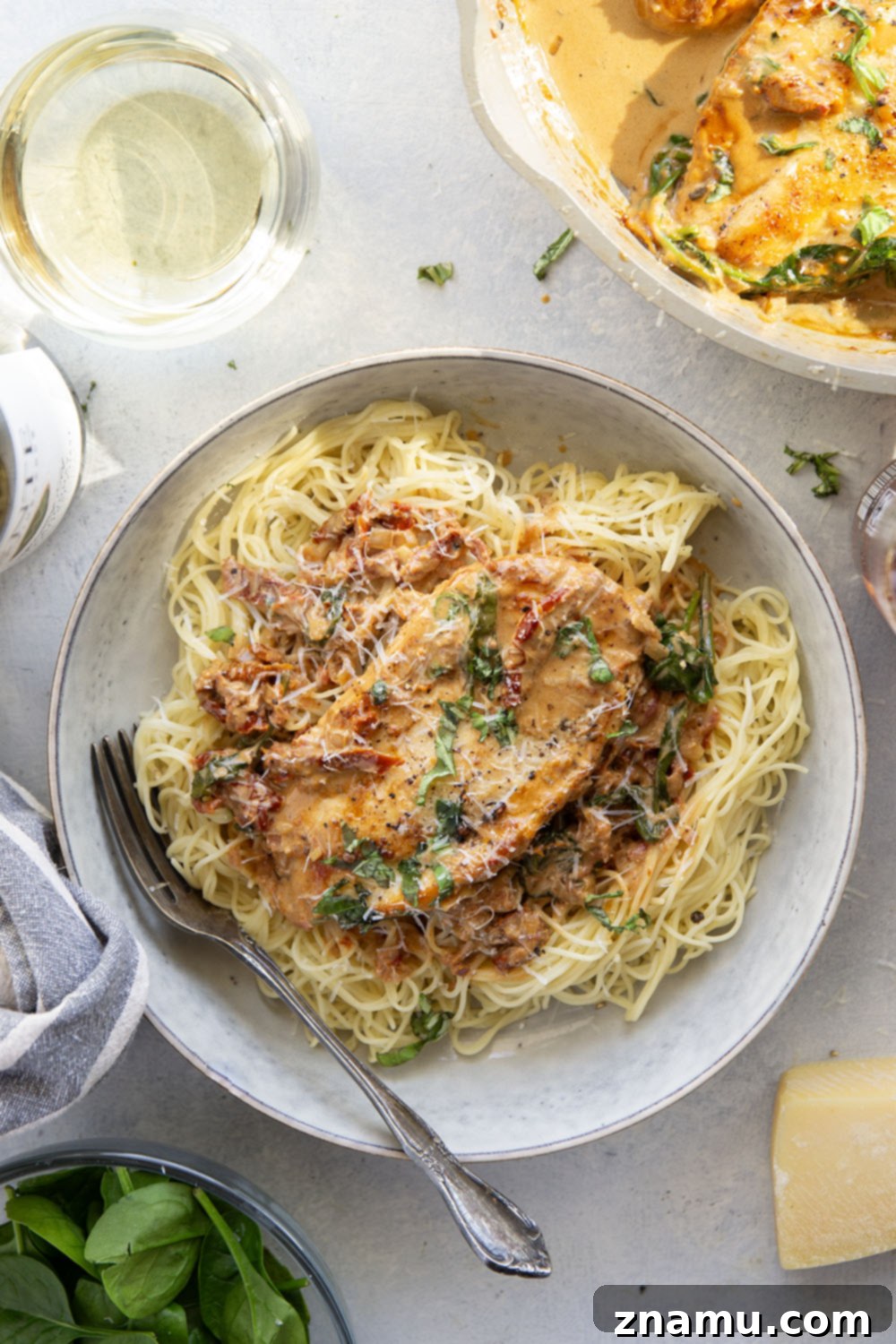 White Wine and Sun-Dried Tomato Chicken 6 White Wine Sun-Dried Tomato Chicken with Pasta