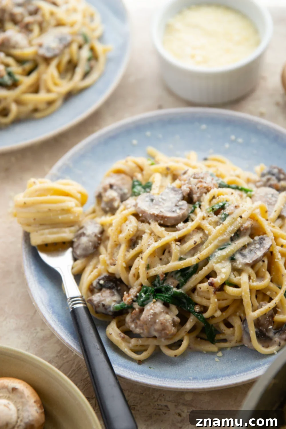 Mushroom & Sausage Fettuccine Alfredo Dream 4 Serving of Creamy Mushroom Sausage Fettuccine Alfredo