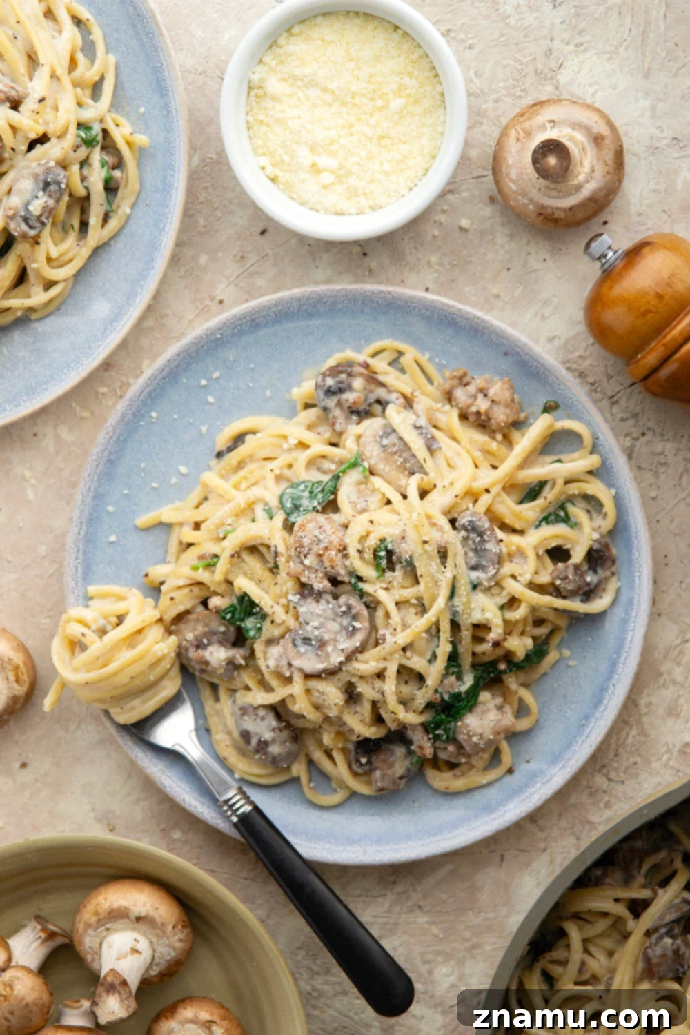 Mushroom & Sausage Fettuccine Alfredo Dream 6 Mushroom Sausage Fettuccine Alfredo with Garlic Bread
